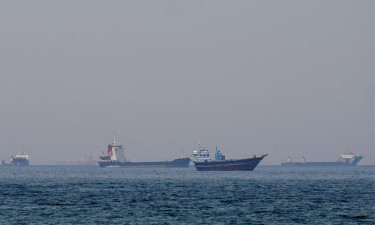 অবরোধের মধ্যেই ১০ মিলিয়নের বেশি ব্যারেল তেল রপ্তানি ইরানের