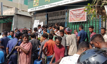 দীর্ঘ অপেক্ষায়ও মিলছে না তেল, সেচ নিয়ে বিপাকে কৃষকরা