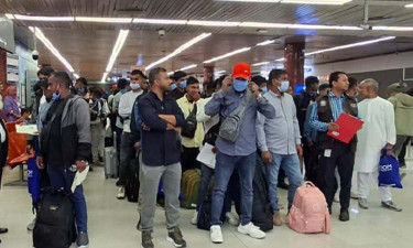 লিবিয়া থেকে দেশে ফিরলেন ১৭৪ জন বাংলাদেশি