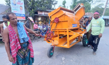 ডিজেলসংকটে থমকে ধান মাড়াই