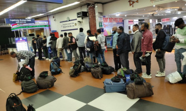 দেশে ফিরলেন লিবিয়ায় বন্দি থাকা ১৭৪ বাংলাদেশি