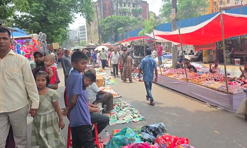 চট্টগ্রামে জমে উঠেছে বৈশাখী মেলা