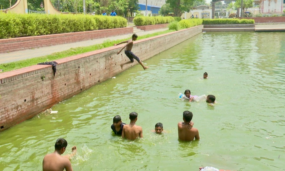 রাজশাহীতে তীব্র তাপপ্রবাহে স্থবির জনজীবন