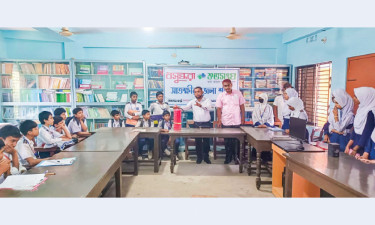 সাতক্ষীরায় শিক্ষার্থীদের নিরাপত্তা প্রশিক্ষণ