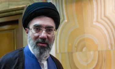 মোজতবার মুখমণ্ডল ক্ষতিগ্রস্ত, লাগাতে হবে কৃত্রিম পা