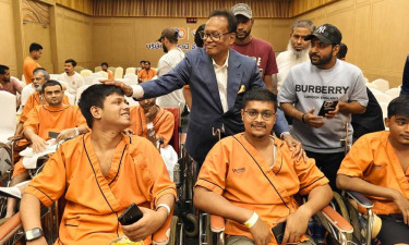 থাইল্যান্ডে চিকিৎসাধীন জুলাইযোদ্ধাদের খোঁজ নিলেন প্রযুক্তিমন্ত্রী