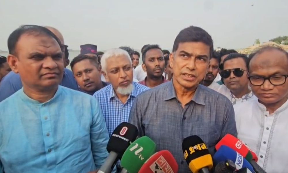 নদীভাঙন রোধে ব্যয়ের চেয়ে মানুষের জীবন ও বসতি রক্ষাকেই দেওয়া হচ্ছে অগ্রাধিকার