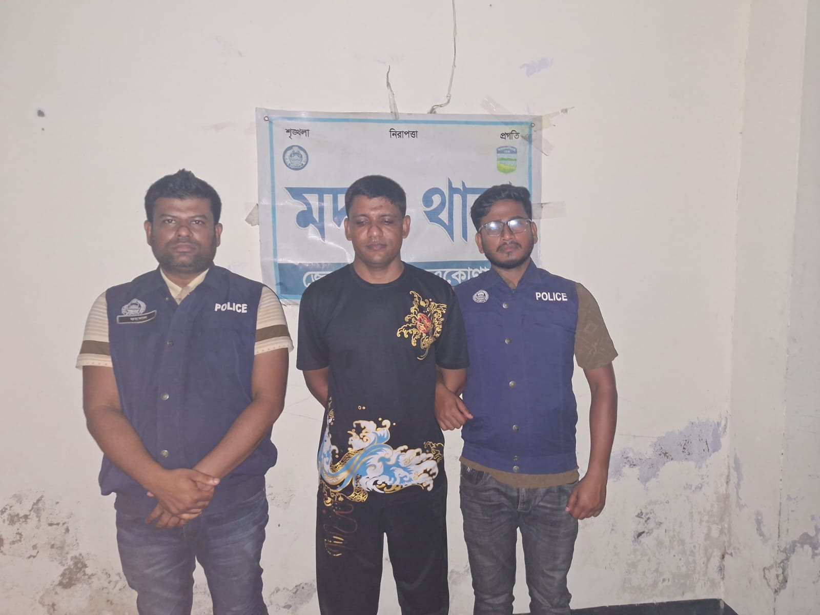 পুলিশের বাসায় দস্যুতা, প্রধান আসামি আরিফ গ্রেপ্তার