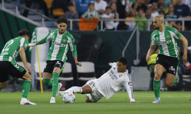 রিয়ালকে ডুবিয়ে বার্সাকে শিরোপার আরো কাছে নিয়ে গেল বেতিস