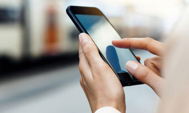 মোবাইল রিচার্জে কর কমানো নিয়ে সরকারের উদ্যোগ