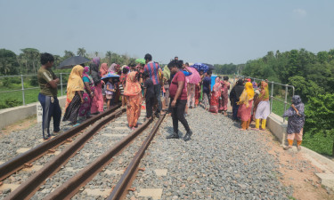 নড়াইলে ট্রেনে কাটা পড়ে নারী ও শিশুর মৃত্যু
