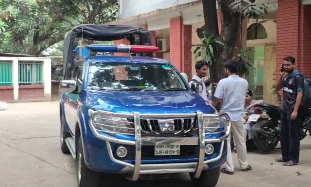 ঢাবি ছাত্রীর মৃতদেহ উদ্ধার, শিক্ষক-শিক্ষার্থী পুলিশের হেফাজতে