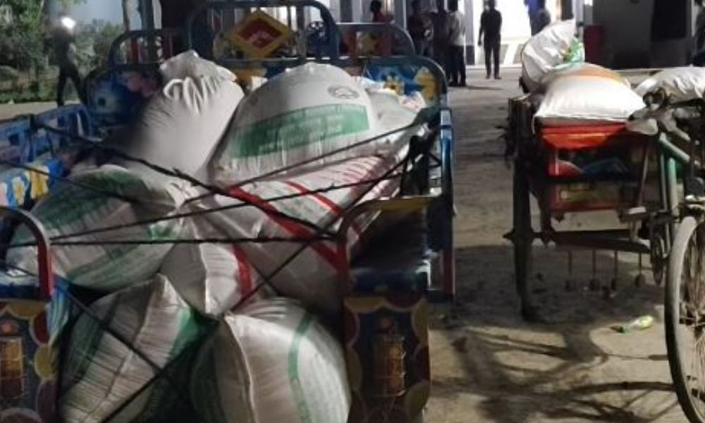 সিরাজগঞ্জে টিসিবির ১৮ বস্তা চাল উদ্ধার, পাচারচেষ্টার অভিযোগ