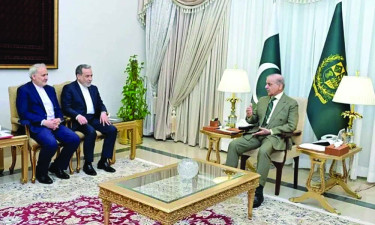 ওমান সফর শেষে আবার পাকিস্তানে যেতে পারেন ইরানের পররাষ্ট্রমন্ত্রী