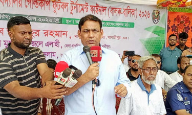 একটি দল রাস্তাঘাটে পাগলের মতো বক্তব্য দিচ্ছে : এমপি আনিসুর