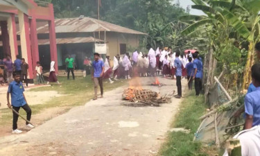 কিশোর গ্যাংয়ের হামলায় দুই স্কুলছাত্র আহত, প্রতিবাদে সড়ক অবরোধ ও অগ্নিসংযোগ
