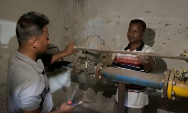 নারায়ণগঞ্জে মিটারে বিশেষ চুম্বক বসিয়ে গ্যাস চুরি