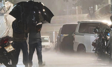 অবশেষে ঢাকায় স্বস্তির বৃষ্টি