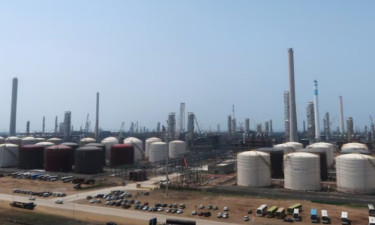 ইরান থেকে তেল কেনার অভিযোগ প্রত্যাখ্যান চীনা রিফাইনারির