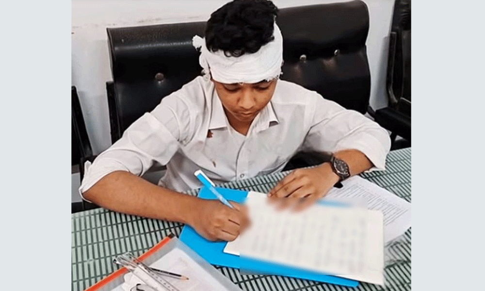 কেন্দ্রে পাখা খুলে পড়ল এসএসসি পরীক্ষার্থীর মাথায়