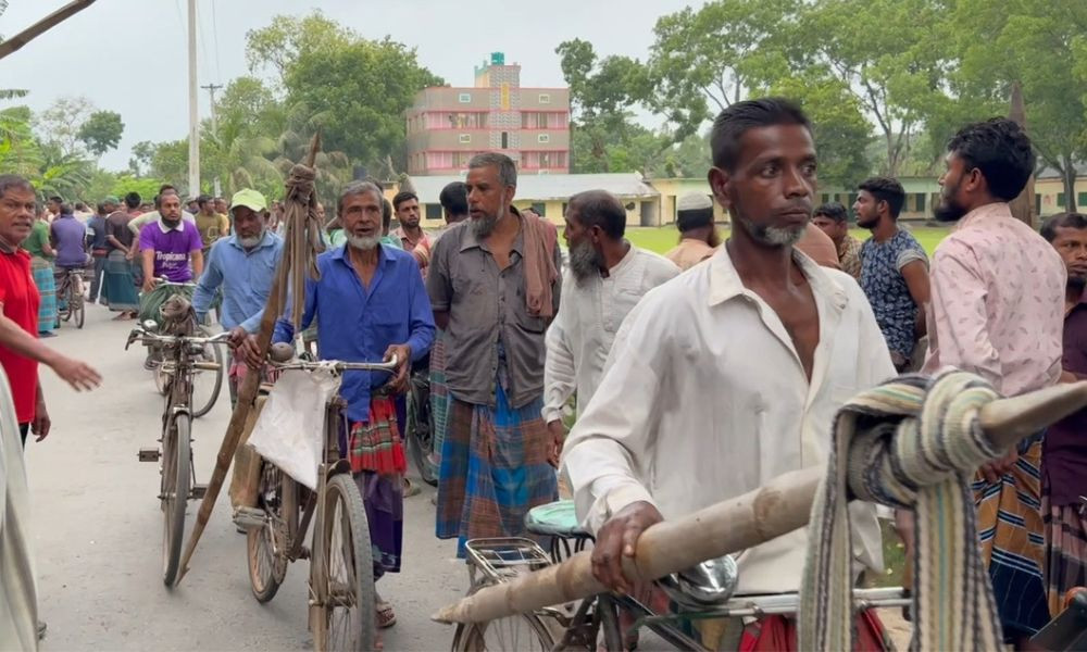 দেড় মণ ধানের দামে শ্রমিক বিক্রি