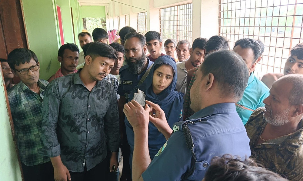 তাড়াশে পুকুর সংস্কার করতে গিয়ে মিলল পোড়ামাটির মূর্তি