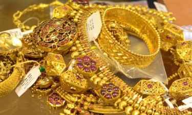 দেশের বাজারে আজ যে দামে বিক্রি হচ্ছে সোনা