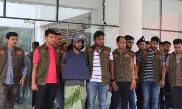 বিদেশি পিস্তলসহ জঙ্গল সলিমপুরের ১৮ মামলার আসামি গ্রেপ্তার