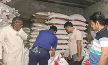 গফরগাঁওয়ে ৫৩ বস্তা সরকারি চালসহ আটক ১