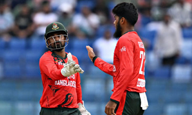 বাংলাদেশকে চ্যালেঞ্জিং লক্ষ্য দিল নিউজিল্যান্ড