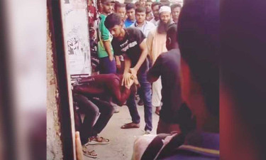 ‘জয় বাংলা’ স্লোগান দেওয়ায় যুবককে পিটুনি