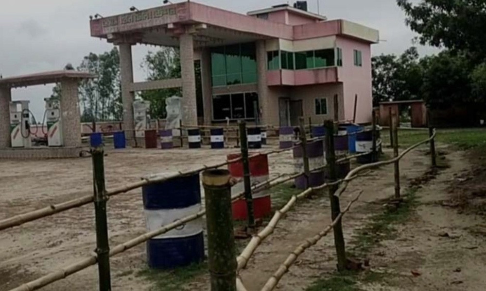 হিলিতে ফুয়েল কার্ডে স্বস্তি, মিলছে পর্যাপ্ত তেল