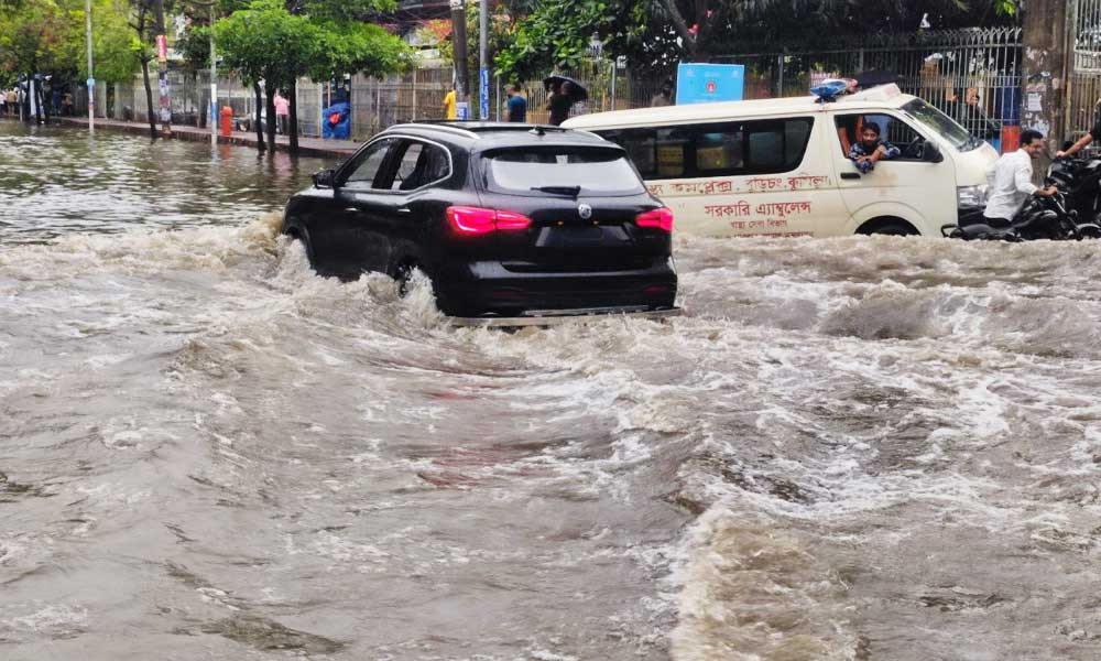 ১ ঘণ্টার বৃষ্টিতে ডুবল কুসিকের অলিগলি