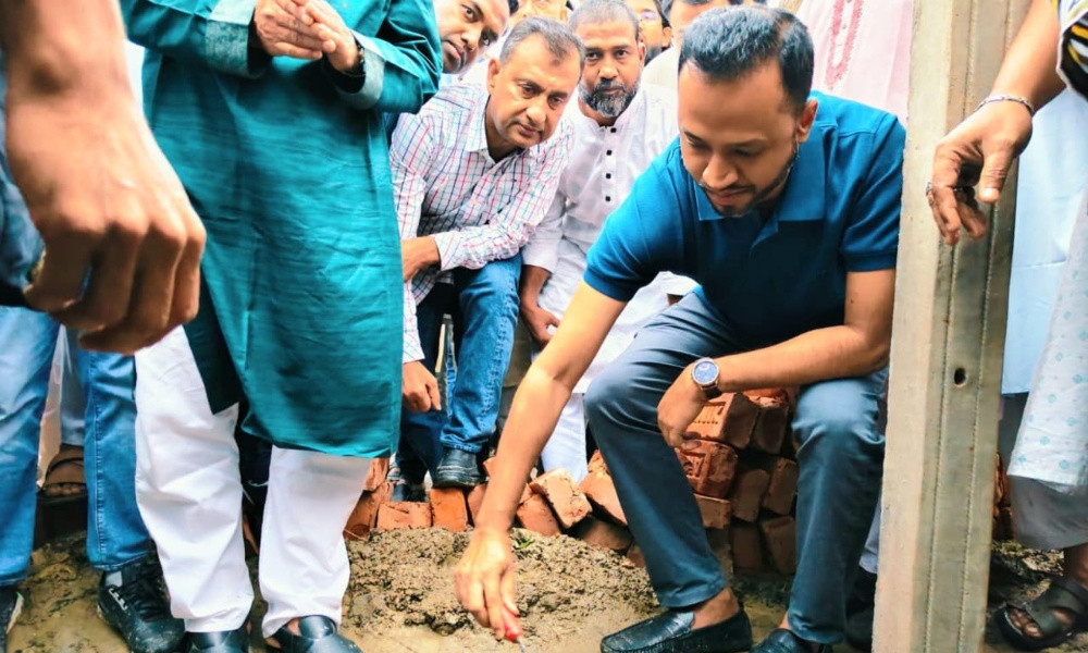 চৌদ্দগ্রামে দুর্বৃত্তদের আগুনে ঘরহারা পরিবারগুলো পাচ্ছে নতুন ঠিকানা