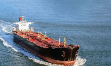 দেশে আসছে তেলের বড় চালান