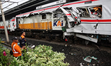 ইন্দোনেশিয়ায় দুই ট্রেনের সংঘর্ষে ১৪ জন নিহত