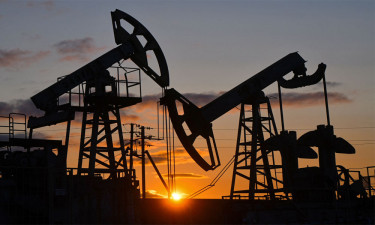 বিশ্ববাজারে আবার বাড়ল তেলের দাম