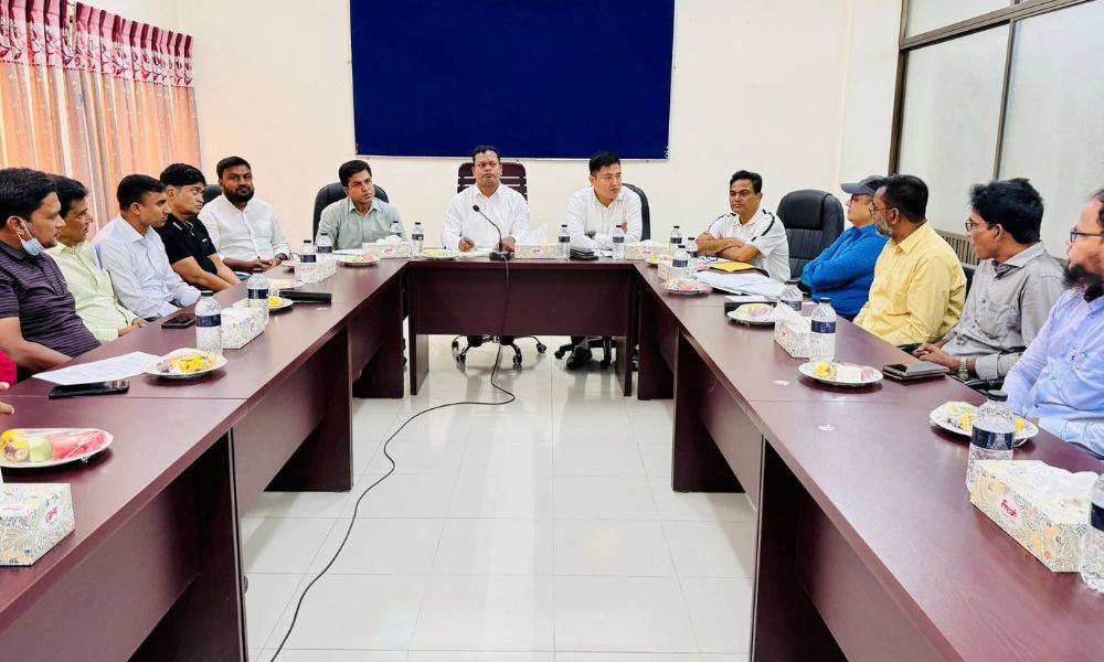 হিলি স্থলবন্দরে পণ্য খালাস ও ই-সিস্টেম বাস্তবায়ন নিয়ে সভা অনুষ্ঠিত