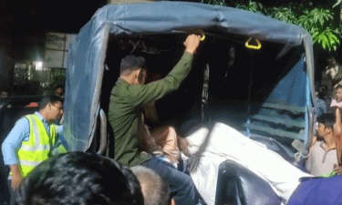 কুড়িগ্রামে ট্রাক-মাইক্রোবাস সংঘর্ষ : নিহত ৩, আহত ৯