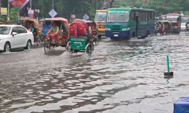 রাজধানীতে ভোর থেকে বৃষ্টি, নিউমার্কেটে জলাবদ্ধতা