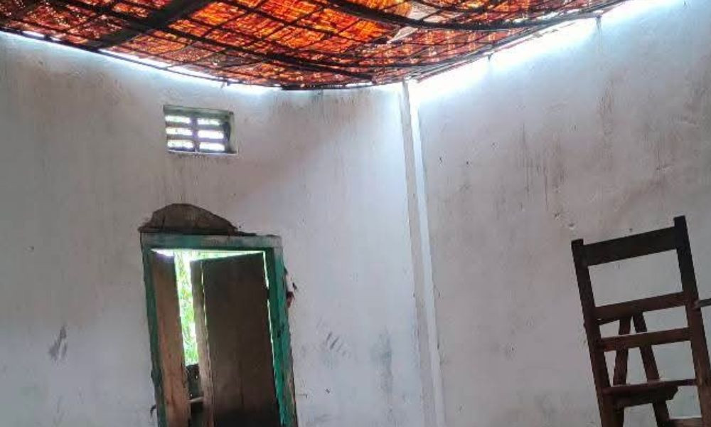 ঝড়ের তাণ্ডবে লণ্ডভণ্ড কমলগঞ্জ, ক্ষতিগ্রস্ত ১২২ ঘরবাড়ি