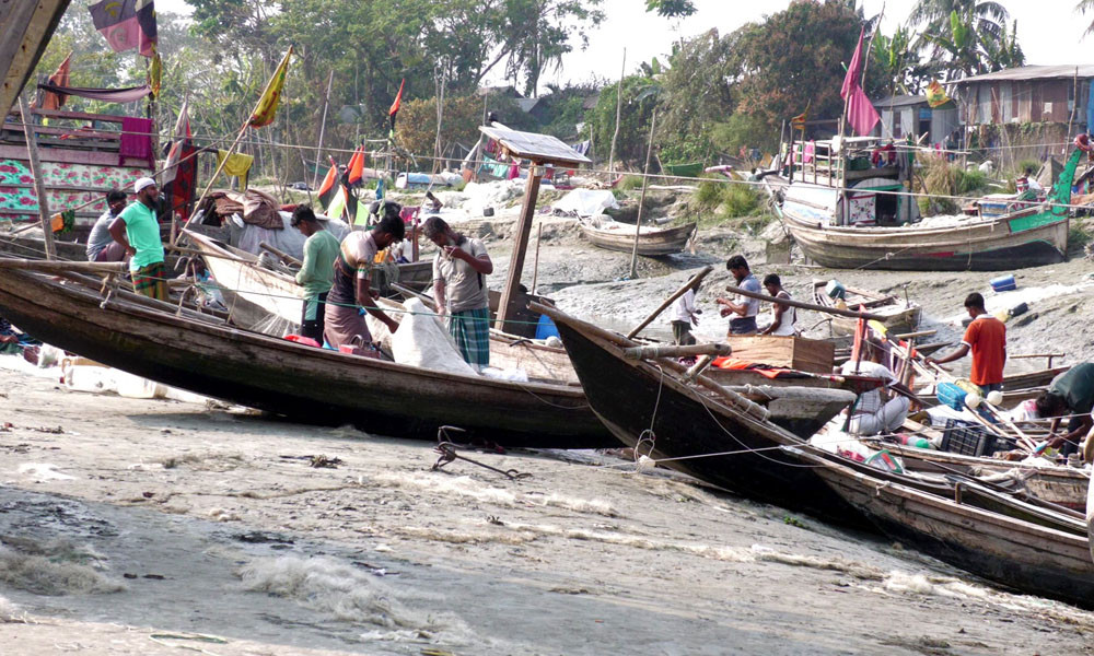 মধ্যরাতেই নদীতে নামবেন জেলেরা