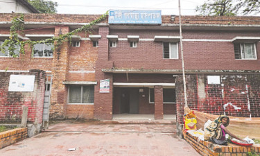 মব করে বন্ধ করে দেওয়া হয় টঙ্গীর গণস্বাস্থ্য হাসপাতালও