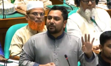 রাষ্ট্রপতিকে অপসারণ করে গ্রেপ্তার করতে হবে : সংসদে নাহিদ ইসলাম