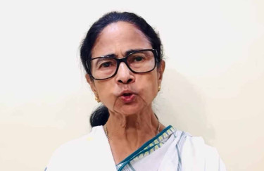 বুথফেরত সমীক্ষা পাত্তা দিচ্ছেন না, ২২৬ আসনে জয় দাবি মমতার