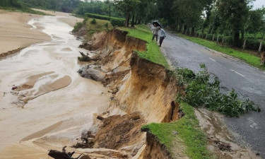 ভাঙনের কবলে ঢাকা-সিলেট পুরাতন মহাসড়ক