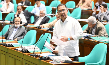 এই চেয়ারে বসলে প্রতি মুহূর্তে অনুভব করি ‘তপ্ত হিট’ আসছে : প্রধানমন্ত্রী