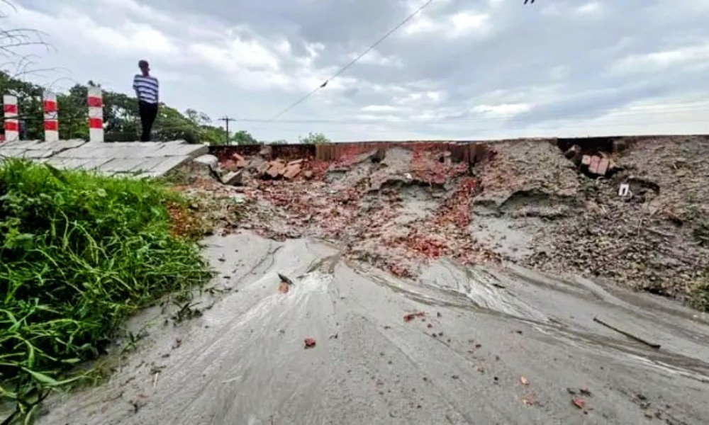 উদ্বোধনের আগেই ধসে পড়ল প্রায় পৌনে ৩ কোটি টাকার সড়ক-সেতু