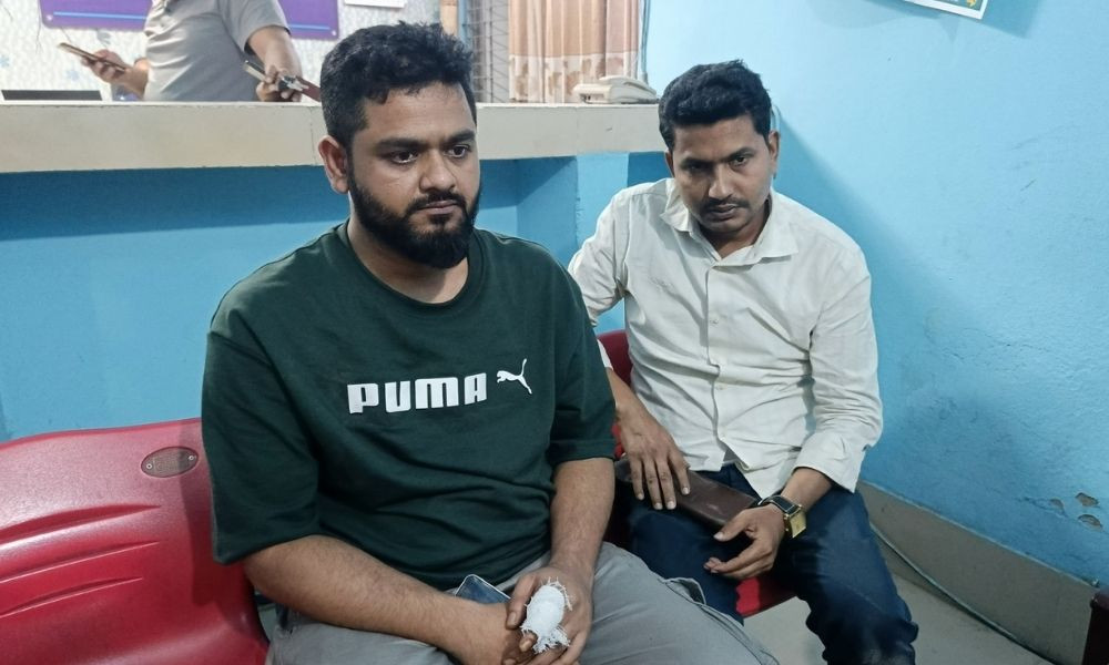 চাঁপাইনবাবগঞ্জে সাংবাদিকদের ওপর হামলার ঘটনায় আটক ২