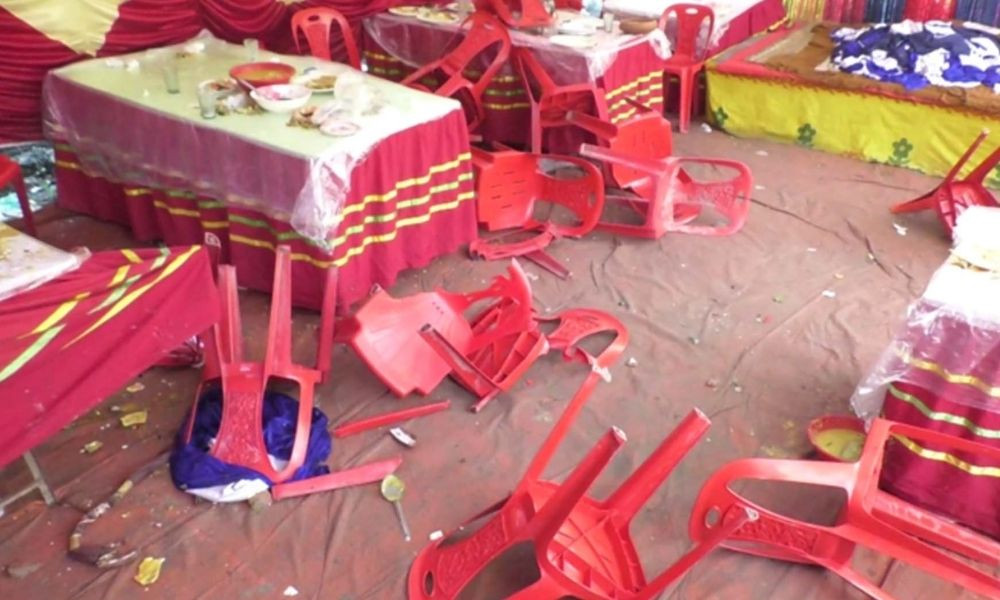 বিয়েবাড়িতে খাবার দিতে দেরি হওয়া নিয়ে দু’পক্ষের সংঘর্ষ, আহত ১৫